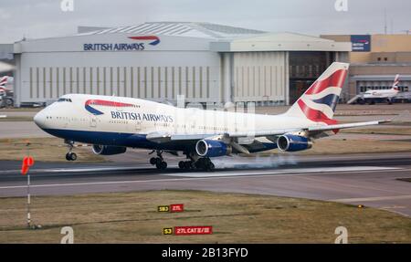 British Airways Boeing 747 400 Jumbo Aircraft on approach to the southern runway at London Heathrow Airport Stock Photo