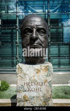 Helmut Kohl Monument, Rudi-Dutschke-Strasse, Kreuzberg, Berlin Stock Photo