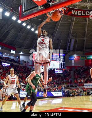 Western Kentucky Hilltoppers guard Josh Anderson (4) shoots during WKU ...