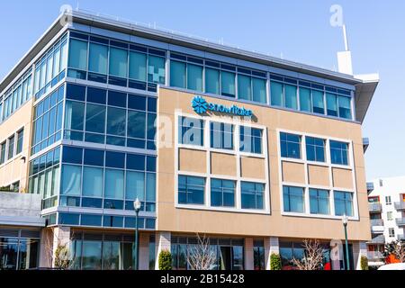 Feb 19, 2020 San Mateo / CA / USA - Snowflake corporate headquarters in Silicon Valley; Snowflake Inc. is a cloud-based data-warehousing startup Stock Photo