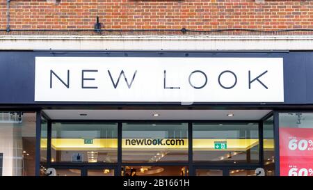 New Look fashion store sign board above entrance Stock Photo