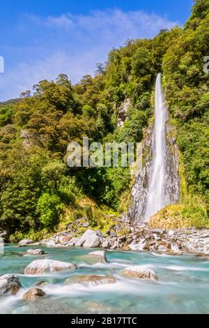 New Zealand, Scenic view of Thunder Creek Falls in Mount Aspiring National Park Stock Photo