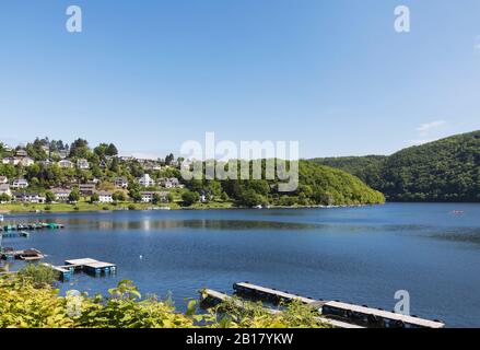 Germany, North Rhine Westfalia, Eifel, Simmerath municipality, village Rurberg, Rur Reservoir, Rursee, Rurtalsperre, view of the Kermeter range Stock Photo