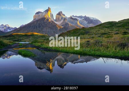 Chile,Patagonia,Magallanes and Chilean Antarctica Region,Ultima Esperanza Province,Torres del Paine National Park, Lake Nordenskjöld and Los Cuernos d Stock Photo