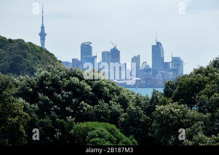 View of the City of Auckland, New Zealand skyline and CBD and surrounding harbor area Stock Photo