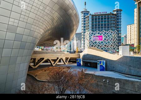 Seoul, South Korea - FEB 23 2020: Given the recent coronavirus concerns, popular places around Seoul are less busy despite the beautiful weather. Stock Photo