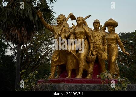 Statue of General Aung San, Magway, Myanmar Stock Photo - Alamy