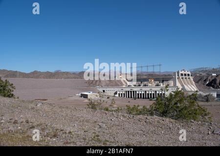 Davis Dam on the Colorado River forms Lake Mohave, near Laughlin NV Stock Photo