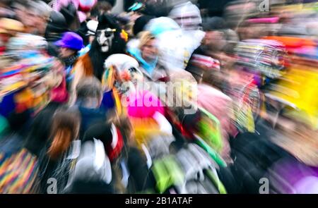Colourful, lively hustle and bustle at the Rose Monday in Duesseldorf Stock Photo