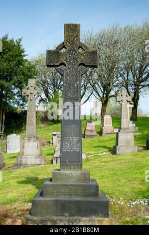 Celtic Cross found in the Glasgow Necropolis, an old Victorian cemetery next to Glasgow Cathedral near the city centre Stock Photo