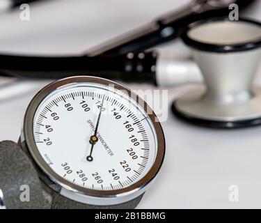 Blood pressure gauge high hi-res stock photography and images - Alamy