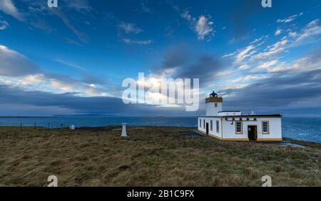 The view over the Pentland Firth to the Orkney islands, from the lighthouse on Duncansby Head, east of John o'Groats, Caithness, Scotland, UK. Stock Photo