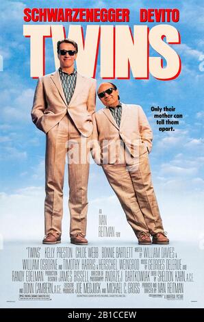 Twins (1988) directed by Ivan Reitman and starring Arnold Schwarzenegger, Danny DeVito and Kelly Preston. The tale of twins Julius and Vincent Benedict separated at birth after an experiment that was only half successful. Stock Photo