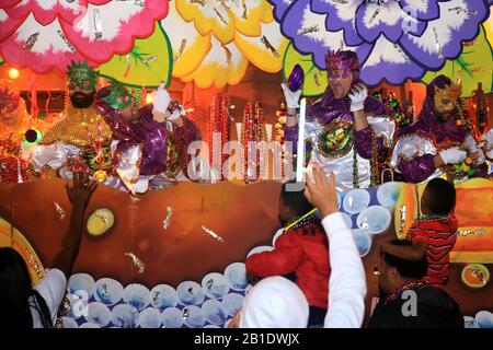 New Orleans, USA. 24th Feb, 2020. The participants enjoy the Krewe of Orpheus parade in New Orleans, Louisiana, the United States, Feb. 24, 2020. Credit: Lan Wei/Xinhua/Alamy Live News Stock Photo