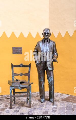 Statue of Nestor Alamo, Spanish composer and writer, bronze, at Casa Colon, Vegueta, old town district, Las Palmas de Gran Canaria, Spain Stock Photo