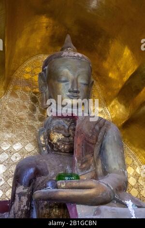 Enclosed Buddha statues at Shinpin Shwe Sat Thwar Pagoda, Kyaukse, Mandalay Region, Myanmar Stock Photo