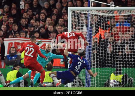 London, UK. 25th Feb, 2020. Serge Gnabry of Bayern Munich (22) scores his team's first goal. UEFA Champions league, round of 16, 1st leg match, Chelsea v Bayern Munich at Stamford Bridge Stadium in Chelsea, London on Tuesday 25th February 2020. this image may only be used for Editorial purposes. Editorial use only, license required for commercial use. No use in betting, games or a single club/league/player publications. pic by Steffan Bowen/Andrew Orchard sports photography/Alamy Live news Credit: Andrew Orchard sports photography/Alamy Live News Stock Photo
