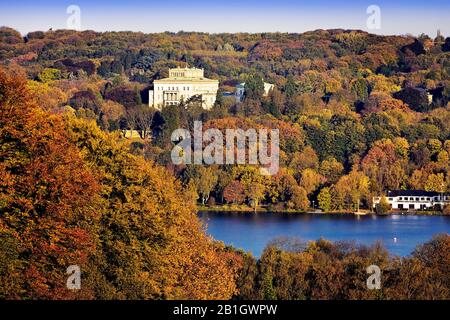 Villa Huegel and Lake Baldeneysee in autumn, Germany, North Rhine-Westphalia, Ruhr Area, Essen Stock Photo