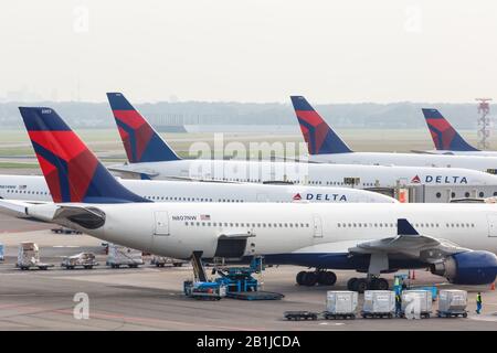 Amsterdam, Netherlands – October 21, 2018: Delta Air Lines airplanes at Amsterdam Schiphol Airport (AMS) in the Netherlands. Stock Photo