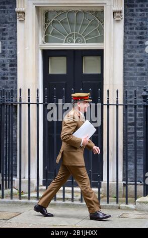 General Sir Nick Carter, Chief of the General Staff, makes a speech ...