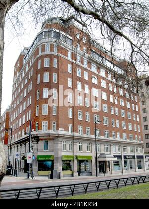 Former London apartment building of Dodi Fayed, 60 Park Lane, London, England. A meeting place for his girlfriend HRH Princess Diana, Stock Photo
