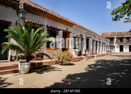 Colorful colonial architecture in sleepy Santa Cruz de Mompox, Bolivar, Colombia Stock Photo