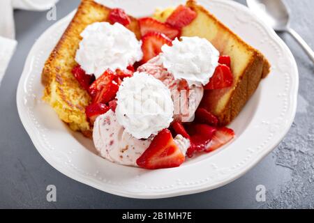 Grilled pound cake with strawberry ice cream Stock Photo