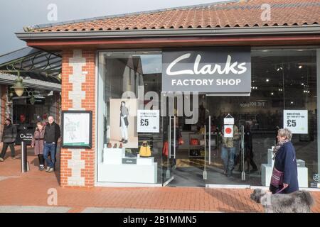 clarks outlet worle