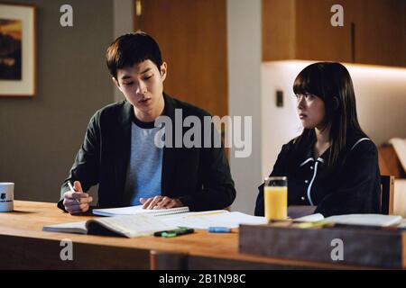 PARASITE, (aka GISAENGCHUNG), from left: CHOI Woo-sik, JO Yeo-jeong