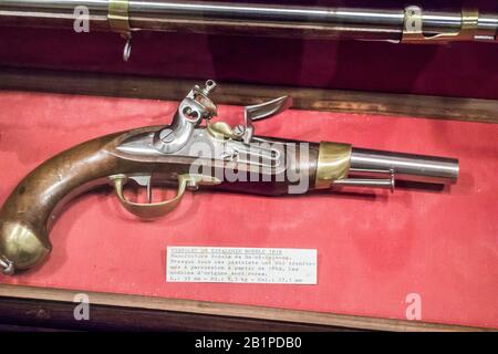 Musée de l'Emperi,Salon-de-Provence : Pistolet de Cavalerie modèle 1816,calibre 17.1mm Manufacture Royale de Saint Etienne Stock Photo