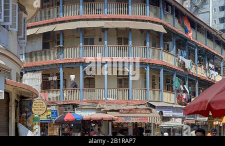 24 Feb 2020 Old Kalyan building chawl mass urban housing ; Bandu Khadilkar road Kandawadi Girgaon ; Charni Road ; Bombay Mumbai Maharashtra India Stock Photo