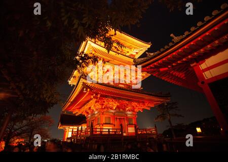 To-ji temple illuminated at night, Kyoto, Japan Stock Photo