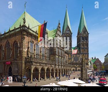 Market with town hall and cathedral in the Hanseatic city of Bremen, Bremen, Germany, Stock Photo