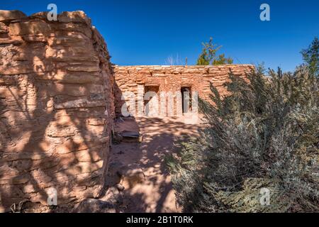 Coombs Site, reconstructed building of ancient Puebloan (Anasazi) village at Anasazi State Park Museum in Boulder, Utah, USA Stock Photo