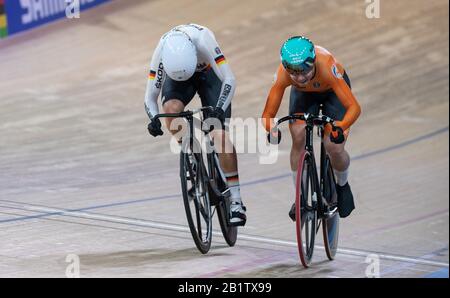 Berlin, Germany. 27th Feb, 2020. Cycling/track: World Championship, team pursuit, women, 1st round: Emma Hinze from Germany (l) rides against Laurine van Riessen from the Netherlands. Credit: Sebastian Gollnow/dpa/Alamy Live News Stock Photo