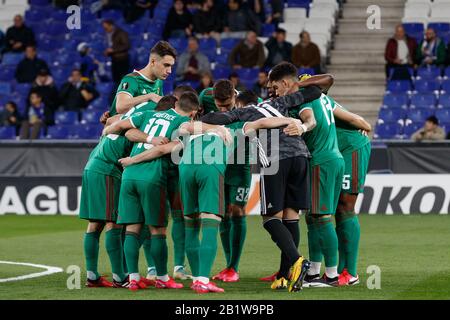 Barcelona, Spain. 27th Feb 2020.  Wolves players before the UEFA Europa League round of 32 second leg match between RCD Espanyol and Wolverhampton Wanderers at RCD Stadium on February 27, 2020 in Barcelona, Spain. Credit: Dax Images/Alamy Live News Stock Photo