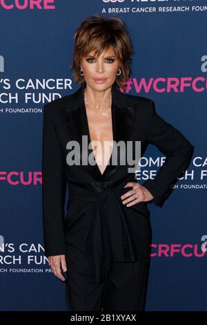 Beverly Hills, USA. 27th Feb, 2020. Lisa Rinna walking the red carpet at The Women's Cancer Research Fund's 'An Unforgettable Evening' held at Beverly Wilshire, A Four Seasons Hotel on February 27, 2020 in Beverly Hills, California USA (Photo by Parisa Afsahi/Sipa USA) Credit: Sipa USA/Alamy Live News Stock Photo