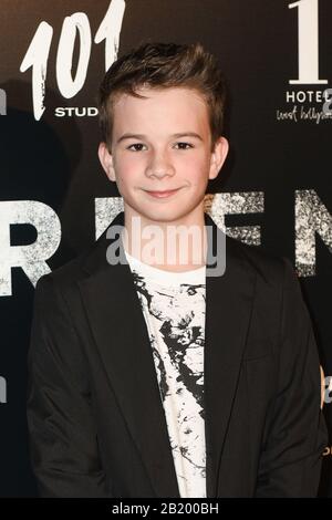 LOS ANGELES - FEB 27: Taylor Misiak at the "Dave" Premiere Screening