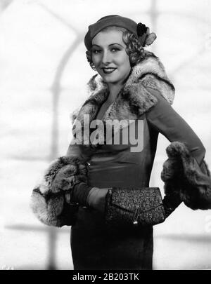 KAREN MORLEY as Poppy Publicity Portrait for SCARFACE 1932 directors HOWARD HAWKS and RICHARD ROSSON novel Armitage Trail screen story Ben Hecht producer Howard Hughes The Caddo Company / United Artists Stock Photo