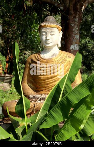 Buddha statues, Lumbini Gardens, Hpa-an, Myanmar Stock Photo