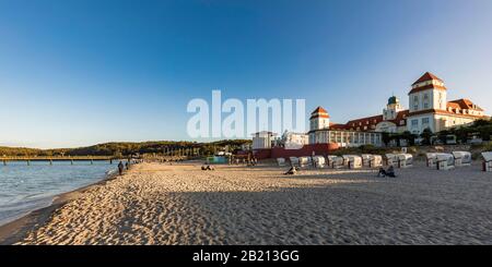 Spa hotel Binz, beach, pier, Baltic Sea, Binz, island of Ruegen, Mecklenburg-Vorpommern, Germany Stock Photo