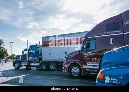 Buffalo, USA, July 2005 - Long haul trucks in line at a stop in Buffalo Stock Photo