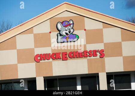 A logo sign outside of a Chuck E. Cheese restaurant location in Waldorf, Maryland, on February 27, 2020. Stock Photo