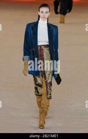 Paris, France. 28th Feb, 2020. BALMAIN FW2020-21 Runway during Paris Fashion Week February 2020 - Paris, France 28/02/2020 | usage worldwide Credit: dpa/Alamy Live News Stock Photo