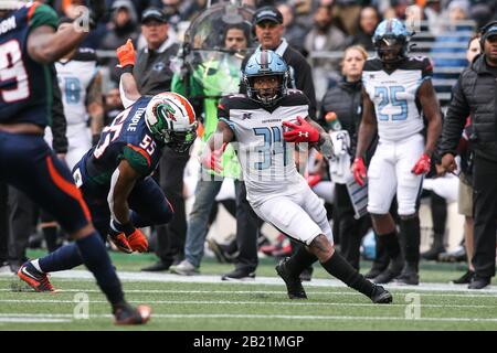 Dallas Renegades running back Cameron Artis-Payne (34) running with the ball during the third quarter of an XFL football game, Saturday, Feb. 22, 2020, in Seattle, Washington, USA. (Photo by IOS/ESPA-Images) Stock Photo