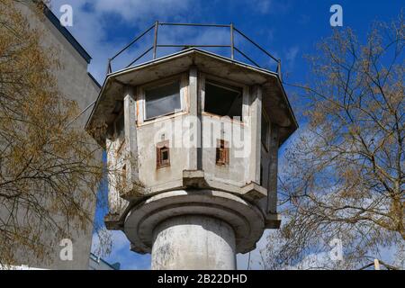 DDR-Wachturm, Erna-Berger-Strasse, Potsdamer Platz, Tiergarten, Berlin, Deutschland Stock Photo