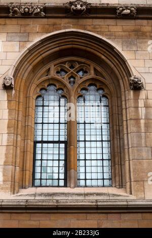 Window detail, Palace of Westminster, London, United Kingdom Stock Photo