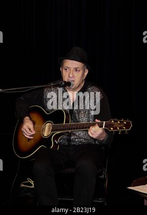 André Herzberg (DDR Rockband Pankow) bei der Leseung »Was aus uns geworden ist« im Apollo Theater Görlitz am 28.02.2020 Stock Photo