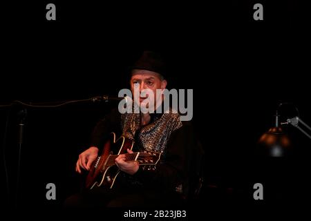 André Herzberg (DDR Rockband Pankow) bei der Leseung »Was aus uns geworden ist« im Apollo Theater Görlitz am 28.02.2020 Stock Photo