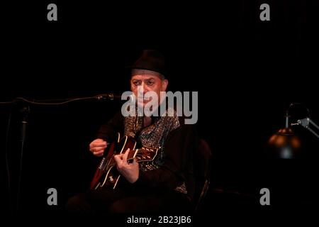 André Herzberg (DDR Rockband Pankow) bei der Leseung »Was aus uns geworden ist« im Apollo Theater Görlitz am 28.02.2020 Stock Photo